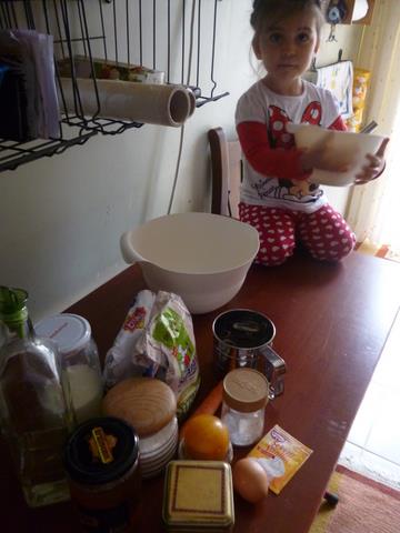 Çocukla mutfakta: Çikolata soslu muffin kekler