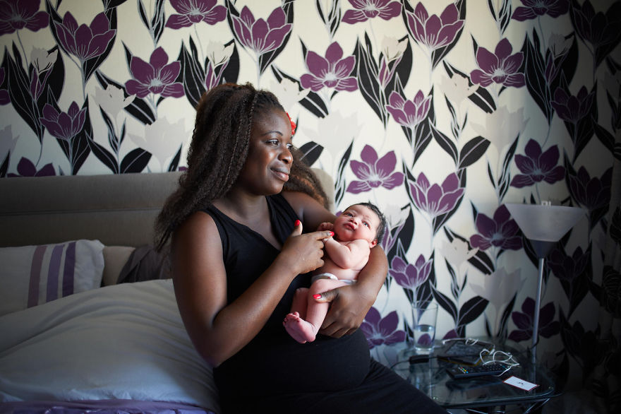 Jenny Lewis'ten bir fotoğraf projesi: Anneliğin ilk günü
