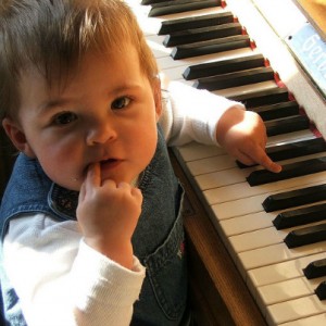 Bebeğe müzik lazım