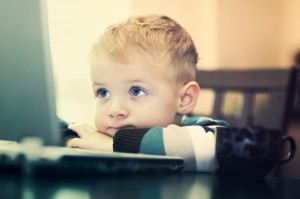 İtiraf ediyorum: Çocuğum bilgisayar seyrediyor
