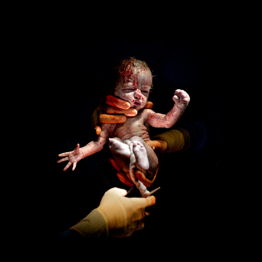 Christian Berthelot'un objektifinden yaşamlarının ilk anlarında bebekler